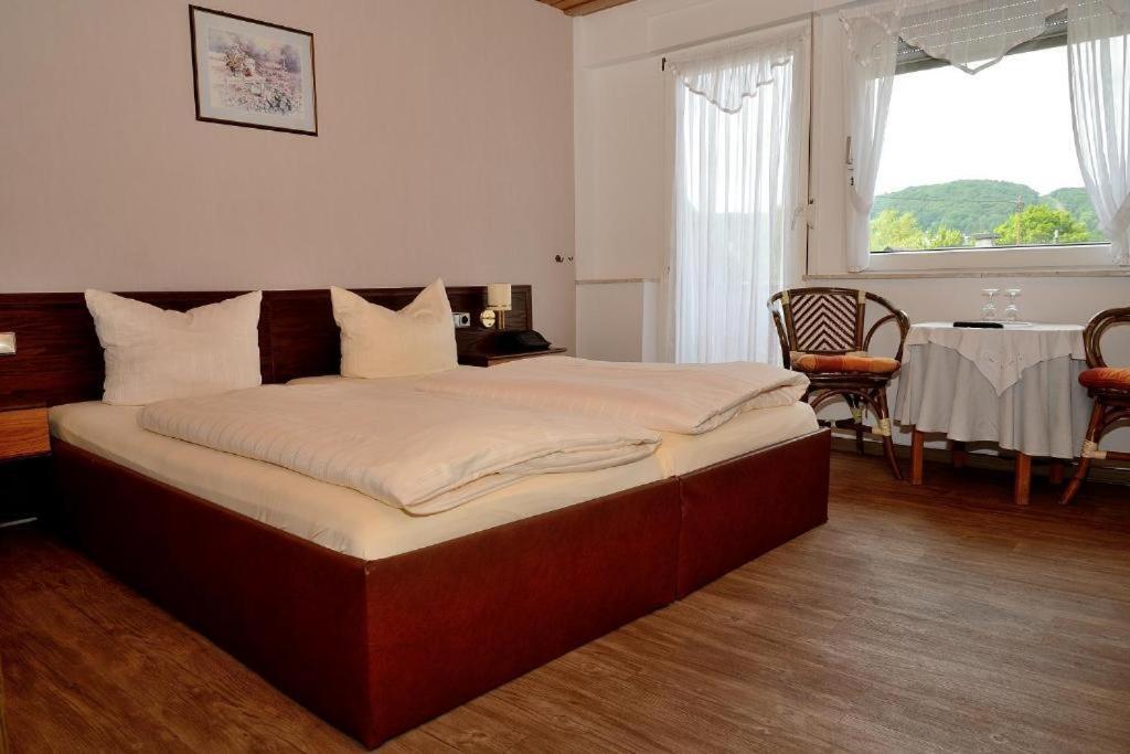Weinhaus Hotel Zum Josefshof Graach エクステリア 写真