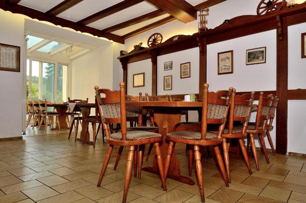 Weinhaus Hotel Zum Josefshof Graach エクステリア 写真