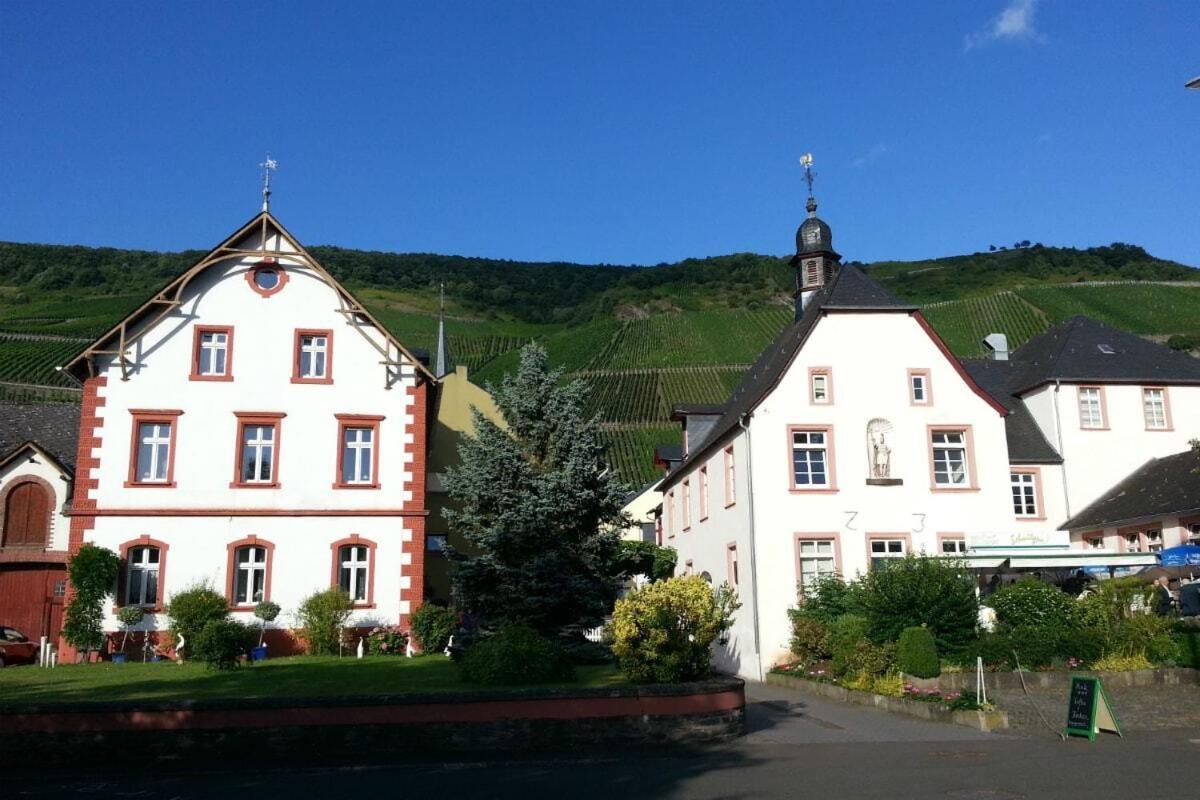 Weinhaus Hotel Zum Josefshof Graach エクステリア 写真